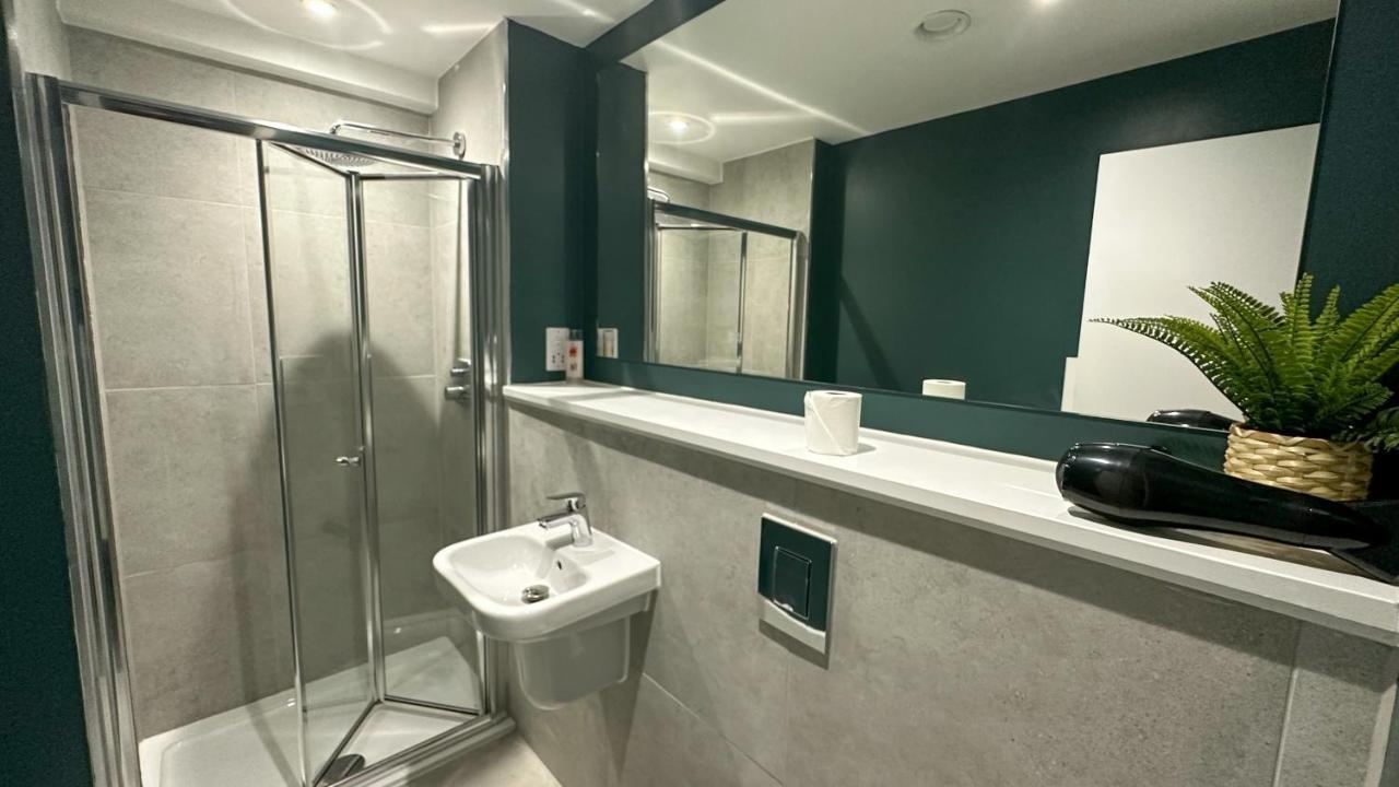 Lux Livin' Apartments - Luxury 2 Bed Apartment With Sky Garden 맨체스터 외부 사진