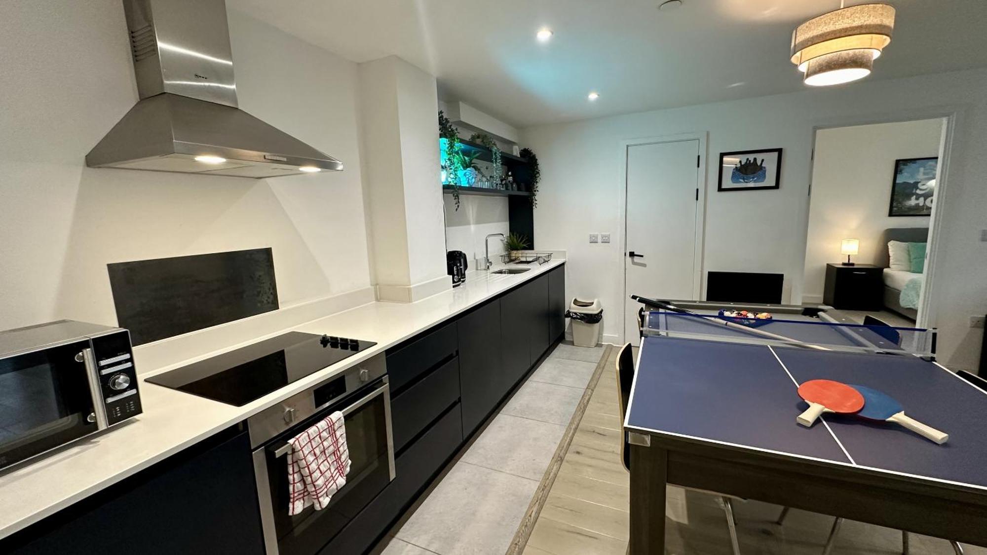 Lux Livin' Apartments - Luxury 2 Bed Apartment With Sky Garden 맨체스터 외부 사진