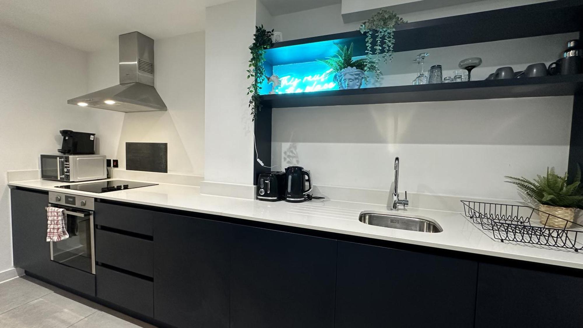 Lux Livin' Apartments - Luxury 2 Bed Apartment With Sky Garden 맨체스터 외부 사진