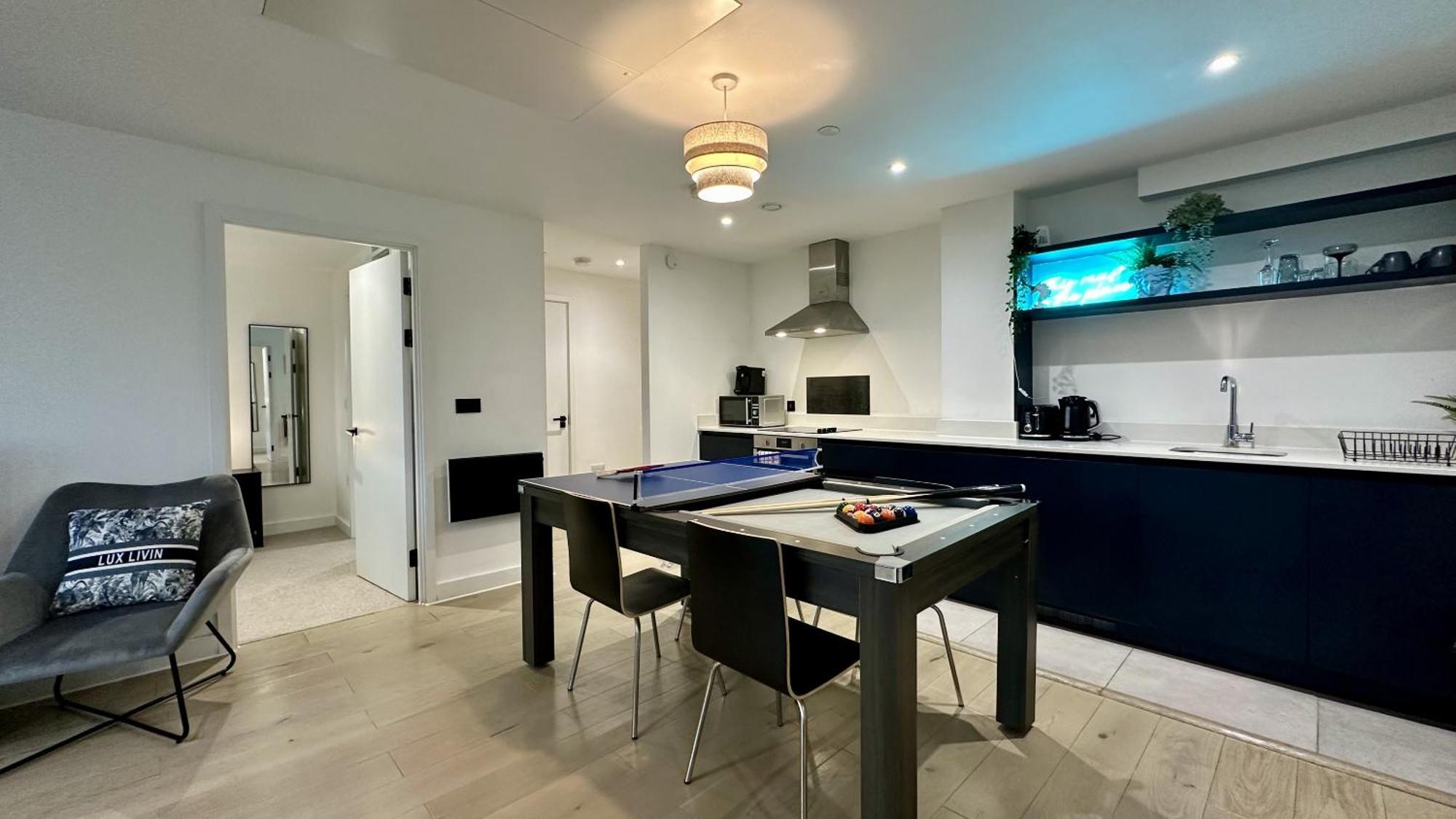 Lux Livin' Apartments - Luxury 2 Bed Apartment With Sky Garden 맨체스터 외부 사진