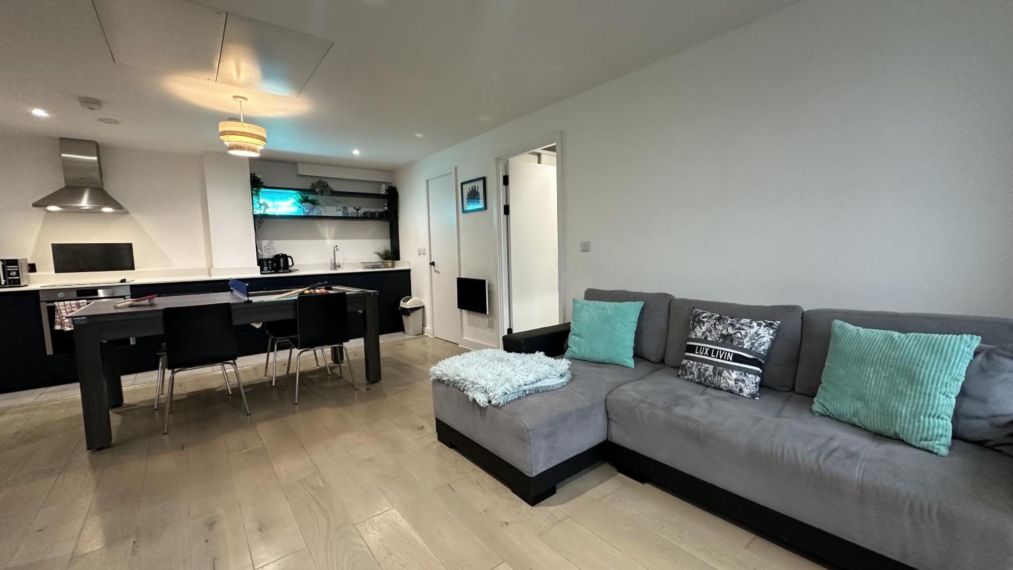 Lux Livin' Apartments - Luxury 2 Bed Apartment With Sky Garden 맨체스터 외부 사진