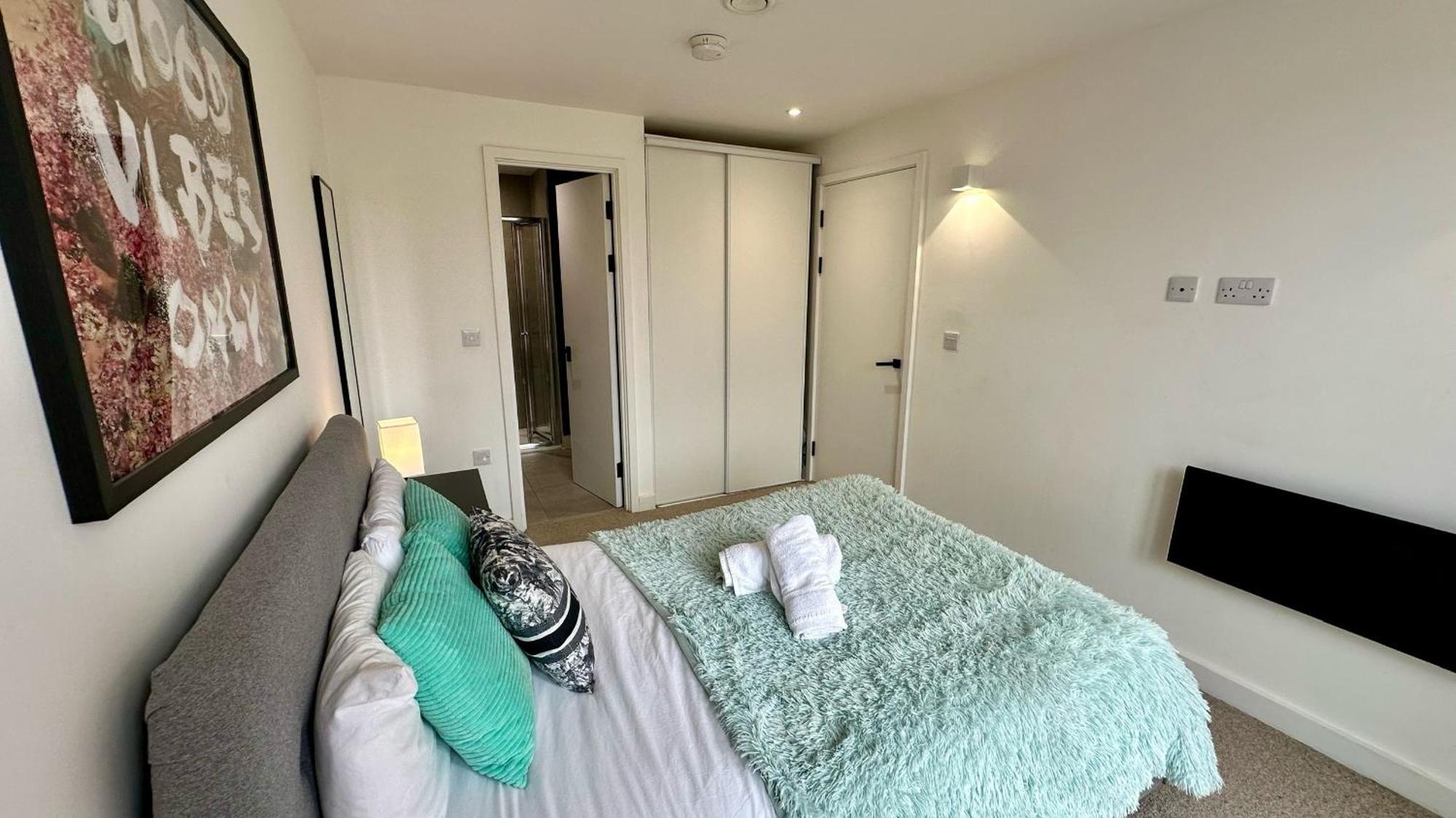 Lux Livin' Apartments - Luxury 2 Bed Apartment With Sky Garden 맨체스터 외부 사진
