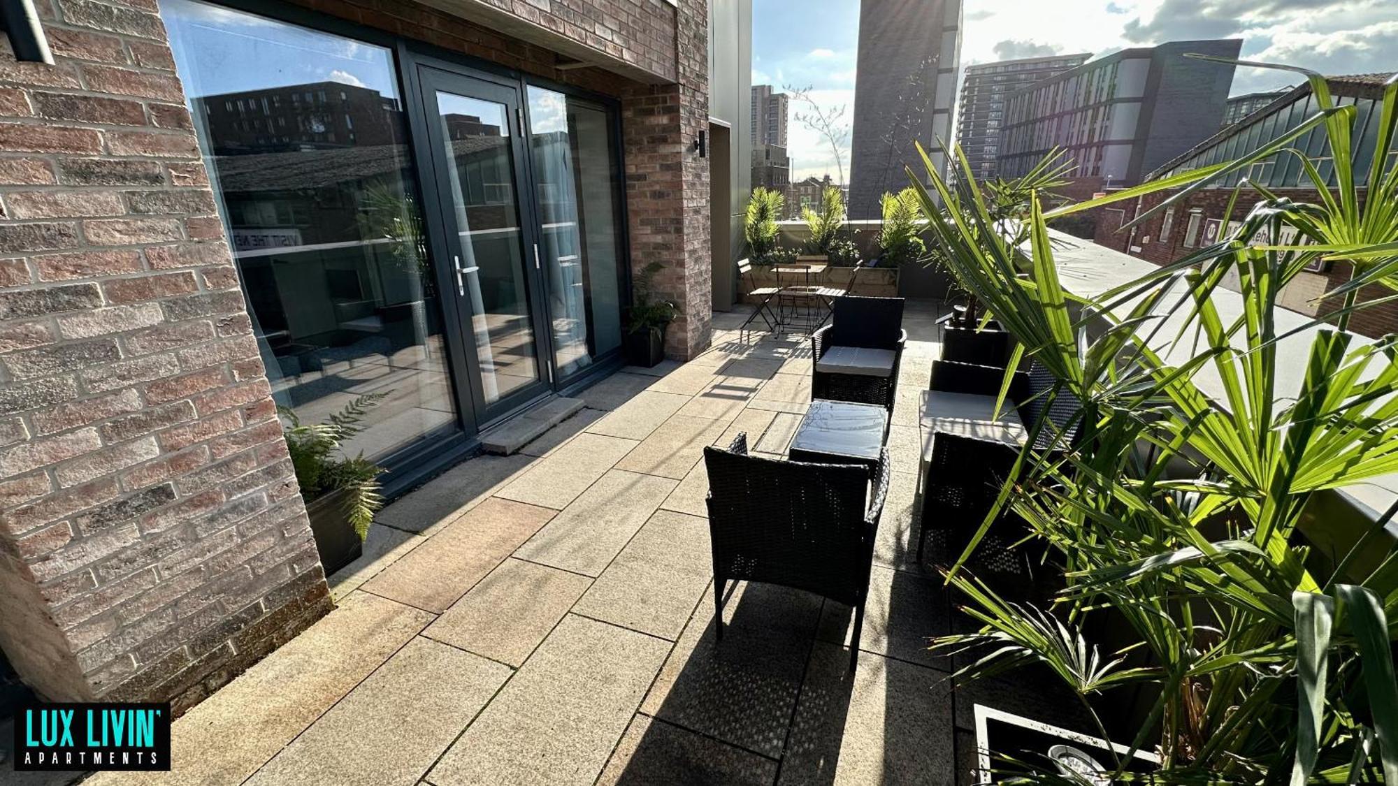 Lux Livin' Apartments - Luxury 2 Bed Apartment With Sky Garden 맨체스터 객실 사진